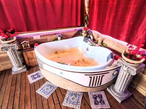 Domus Corneliæ - Romantico Attico Roman & Jacuzzi - Metro A Cornelia