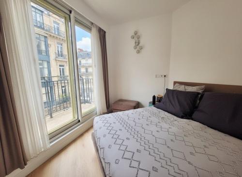Luxury Paris Apt, Eiffel View, Golden Triangle