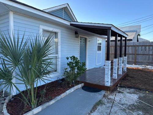 Beachside Bliss - Breakfast, Walk to Schooners, Sleeps 15, Fenced Privacy photo 21