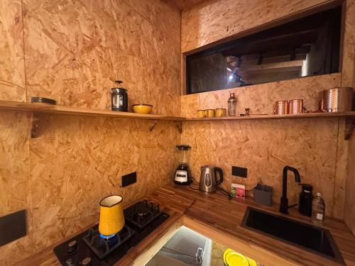 Nhà bếp/bếp nhỏ tại Boheme Cabin