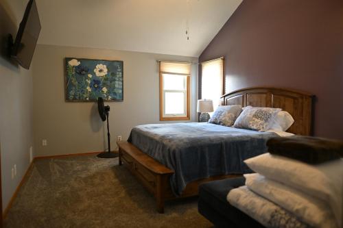 Postel nebo postele na pokoji v ubytování Home away from home