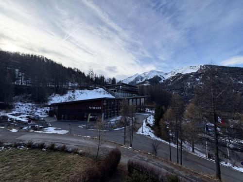 Studio spacieux aux Orres 1650m, idéal pour 4 pers., accès direct aux pistes - FR-1-322-704