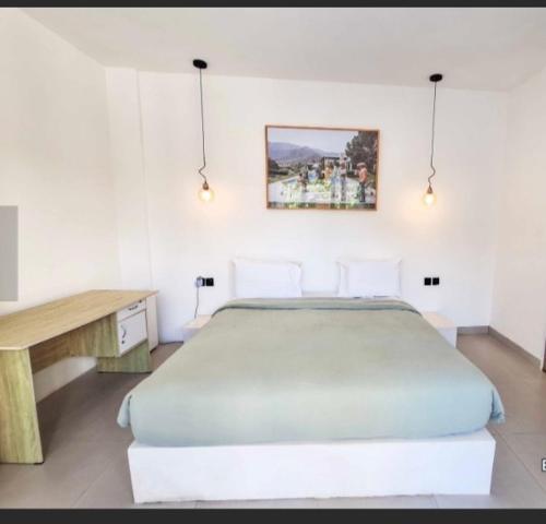 Giường trong phòng chung tại Private pool villa - Pererenan