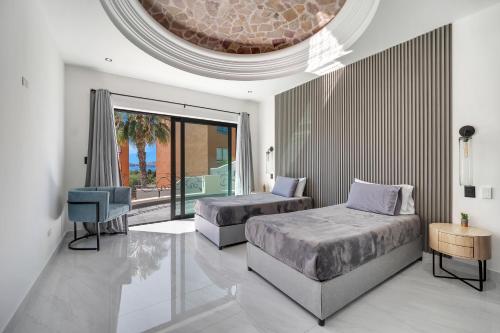 Et opholdsområde på #Marbella Lane - Grand 5BR Oasis Villa Getaway