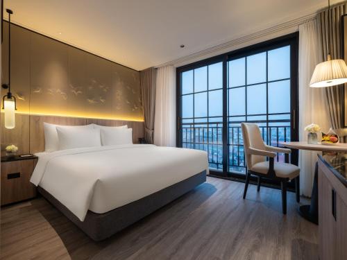 HOTEL du LAC SIGNATURE — View (from property/room)