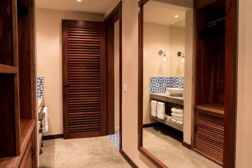 Un baño de Malibu Popoyo