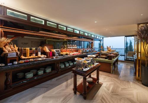 Mad på hotellet eller i nærheden