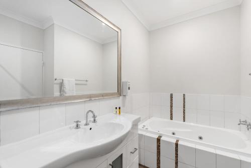 Phòng tắm tại Pinjarra Resort