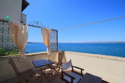 Junior Suite with Terrace and Sea View