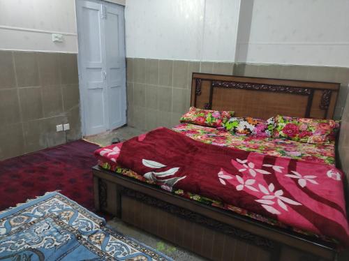 En eller flere senge i et værelse på Vista Stay, Ghora Gali