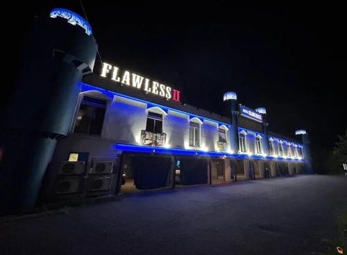 Tòa nhà nơi khách sạn tình nhân tọa lạc