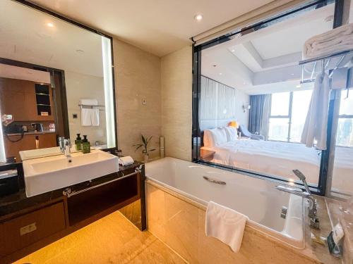 Phòng tắm tại Swiss Grand Nanchang