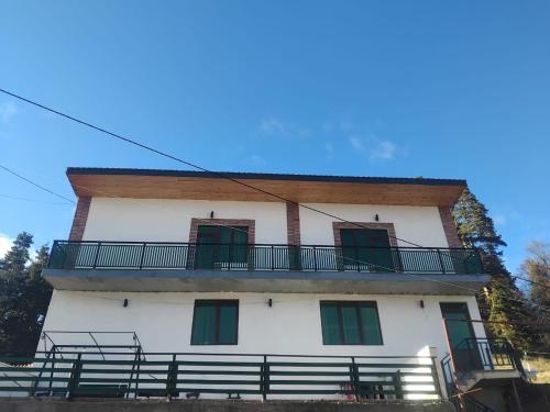 Bygningen som chaletet ligger i