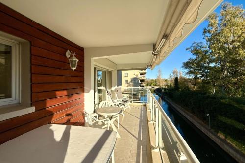 Bright apartment in Mandelieu close to the sea