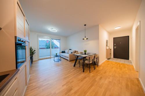 Flex SelfCheckIns 198 - Zagreb - Bedroom - Parking - Loggia