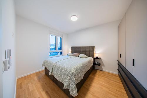 Flex SelfCheckIns 198 - Zagreb - Bedroom - Parking - Loggia