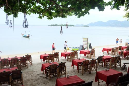A restaurant or other place to eat at Chalala Samui Resort