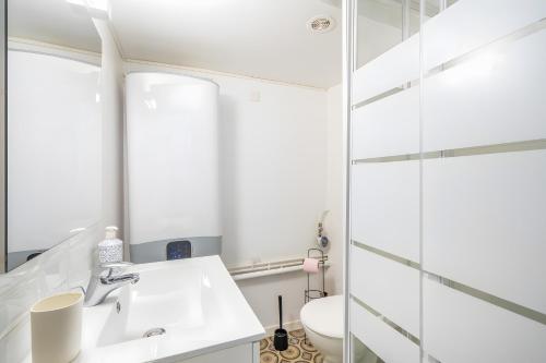 Koupelna v ubytování Studio Cosy au centre de ville - 2