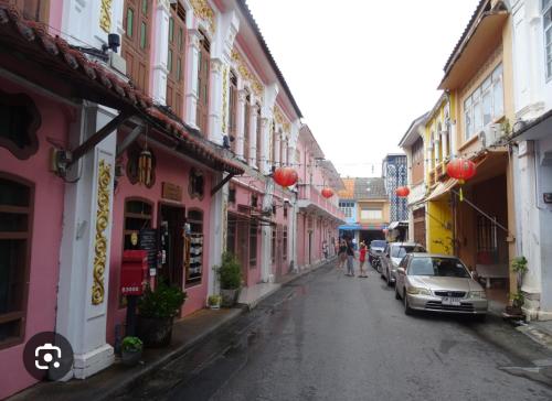 Afbeelding uit fotogalerij van Phuket Town inn in Bang Tao Beach