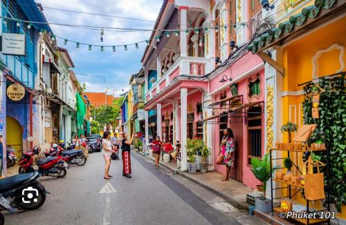 Afbeelding uit fotogalerij van Phuket Town inn in Bang Tao Beach