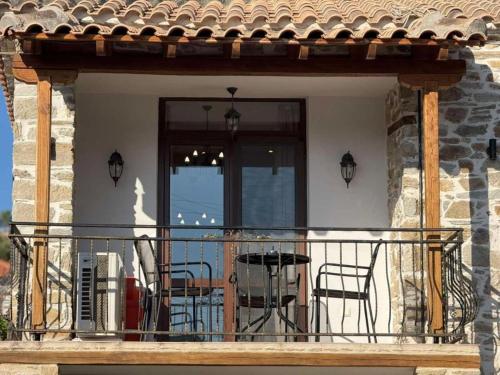 White Stone Apartments with Balcony