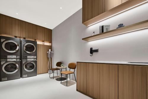 Giường trong phòng chung tại Fairfield by Marriott Yinchuan Xingqing