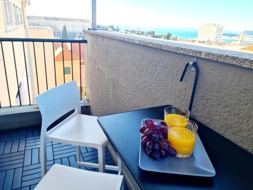 Beautiful sea view, free parking, centre of Split