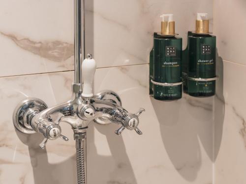 Phòng tắm tại Handsome Hotel