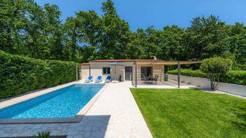 Beautiful Villa Lakora with pool in Porec