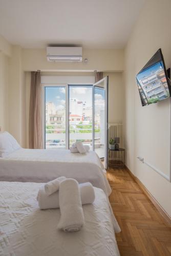 ANDIE Renovated 2BR in Kallithea, Sleeps 6