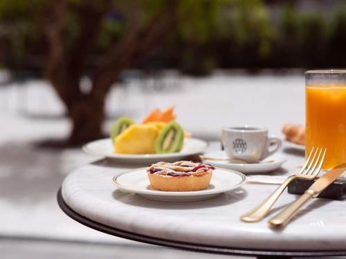 Jídlo v hotelu nebo okolí