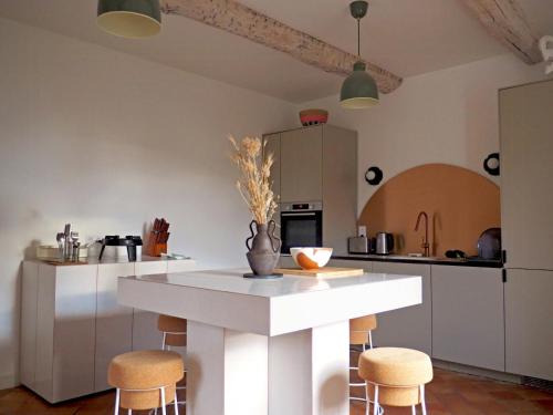 Køkken eller tekøkken på Retraite Provençale Avec Piscine Privée À Bras