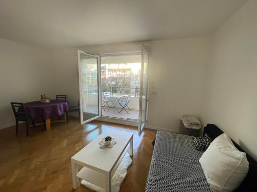 Imperialand T2 Terrasse parking dans la verdure