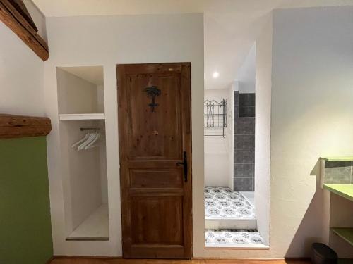 Phòng tắm tại L'Ancienne Taverne Chambres d'hôtes et Gîtes