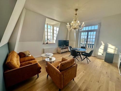Appartement dans le Manoir des Creuniers avec vue mer