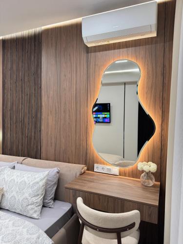 Lux Apartment with Balcony
