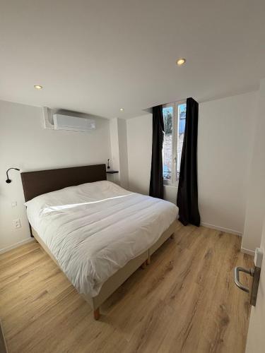 Maison de standing au centre de Reims 7 chambres avec 7 salles de bain, sauna, cour privée