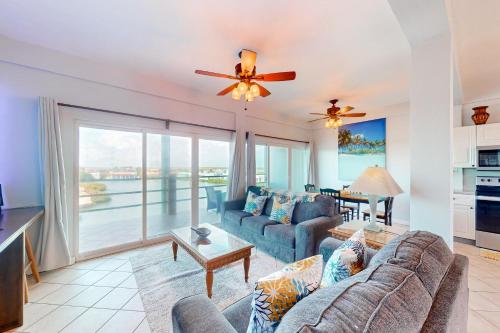 Suite F302 Mara Laguna