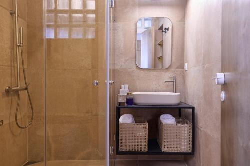 Cozy Boutique 1BR Apt in Mets, near Kallimarmaro