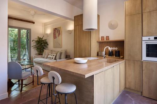 Cozy Boutique 1BR Apt in Mets, near Kallimarmaro