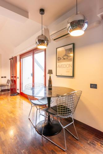Chic Top Floor Studio in Central Milan