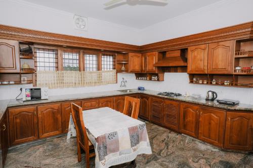 Køkken eller tekøkken på Alite Posh 4 BHK Villa in Thrissur Town