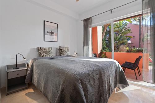 49 Comfortable 2-Bedroom Garden Apartment Close to
