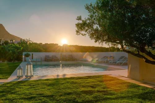 Mangie Villa Hersonissos - Private Pool, Sleeps 11