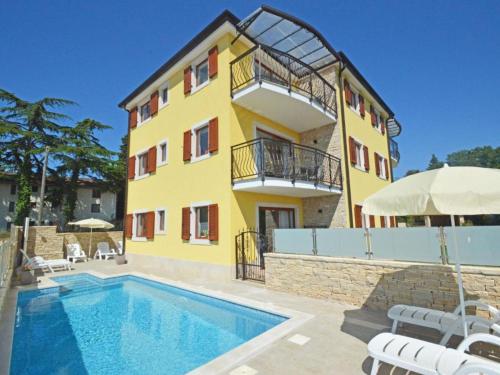 Elia Apartments