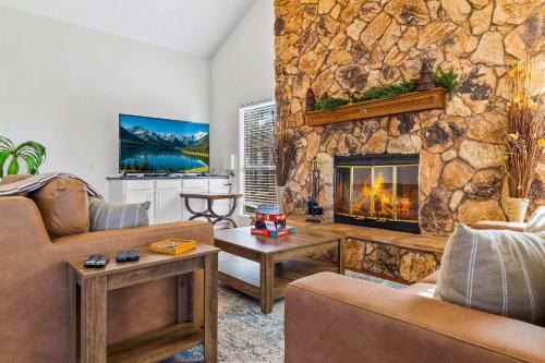 Et opholdsområde på Charming 3BR Waterfront Gem in Cedar Point