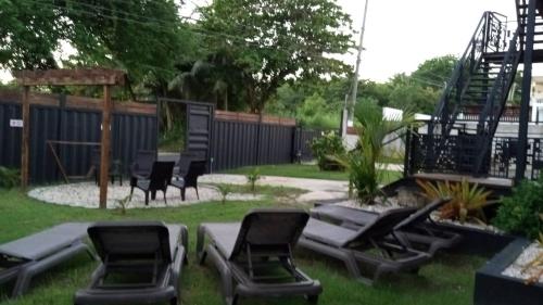 Jardin de l'établissement Beachside 1BR Apartment Sleeps 4