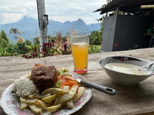 Mad på landstedet eller i nærheden