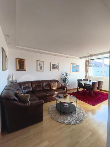 Apartment One , sea view , free parking