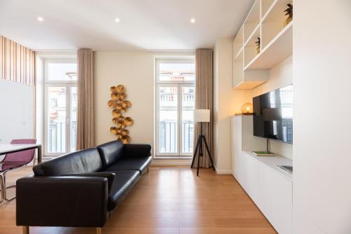 Baixa chiado 2 bedroom duplex apt with AC elevator